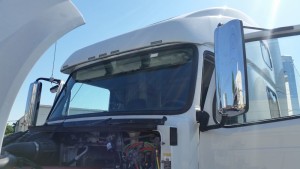 2010 Volvo Truck VN Series Windshield Replacement 
