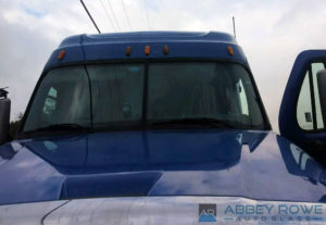 Freightliner Cascadia Windshield Replacement